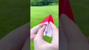 紙飛行機が信じられないくらい遠くまで飛ぶ？！　#検証 #検証シリーズ #tiktok #実験 #自由研究 #夏 #夏休み #vlog